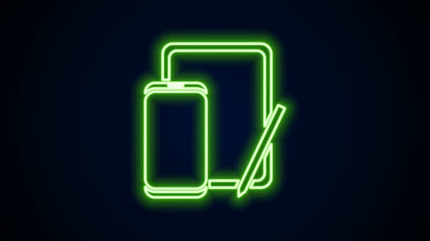 Zářící neonová linka Smartphone, mobilní telefon a grafický tablet ikona izolované na černém pozadí. Grafická animace pohybu videa 4K — Stock video