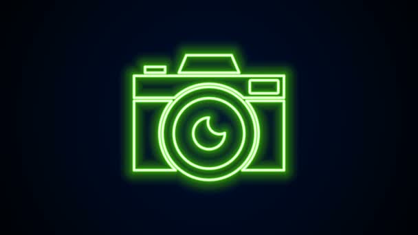 Icono de la cámara fotográfica en línea de neón brillante aislado sobre fondo negro. Icono de cámara fotográfica. Animación gráfica de vídeo 4K — Vídeos de Stock
