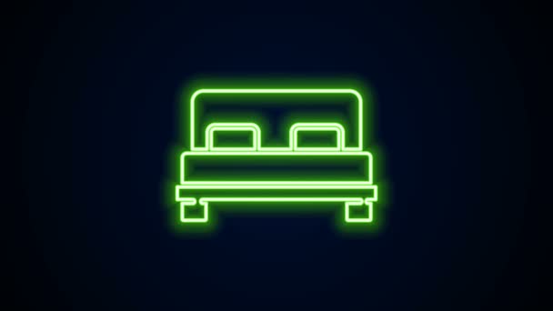 Linha de néon brilhante Cama grande para dois ou um ícone de pessoa isolado no fundo preto. Animação gráfica em movimento de vídeo 4K — Vídeo de Stock