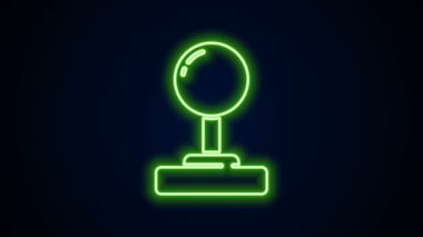 Oyun makinesi simgesi için parlayan neon hat Joystick siyah arkaplanda izole edildi. Joystick oyun alanı. 4K Video hareketli grafik canlandırması