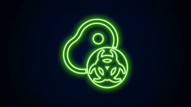 Parlayan neon hattı, siyah arkaplanda genetik olarak değiştirilmiş et simgesi izole edildi. Ete şırınga enjekte ediliyor. 4K Video hareketli grafik canlandırması