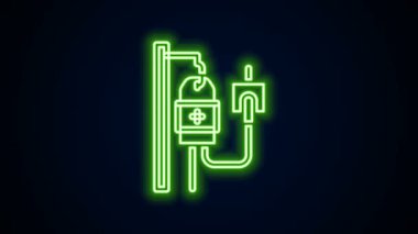 Parlayan neon hat IV torba ikonu siyah arkaplanda izole edildi. Kan torbası. Kan bağışı konsepti. Tedavi ve terapi kavramı, kemoterapi. 4K Video hareketli grafik canlandırması