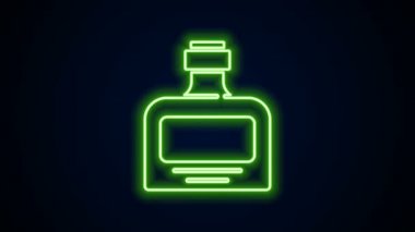 Parlayan neon hattı viski şişesi simgesi siyah arka planda izole edildi. 4K Video hareketli grafik canlandırması