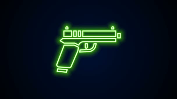 Gloeiende neon lijn Pistol of pistool pictogram geïsoleerd op zwarte achtergrond. Politie of militair pistool. Klein vuurwapen. 4K Video motion grafische animatie — Stockvideo