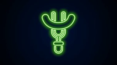 Çatal simgesinde parlayan neon hattı sosis siyah arkaplanda izole edilmiş. Izgara sosis ve aroma işareti. 4K Video hareketli grafik canlandırması