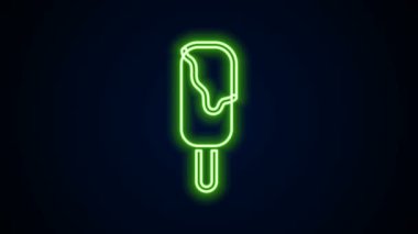 Parlayan neon hattı dondurma ikonu siyah arka planda izole edildi. Güzel sembol. 4K Video hareketli grafik canlandırması