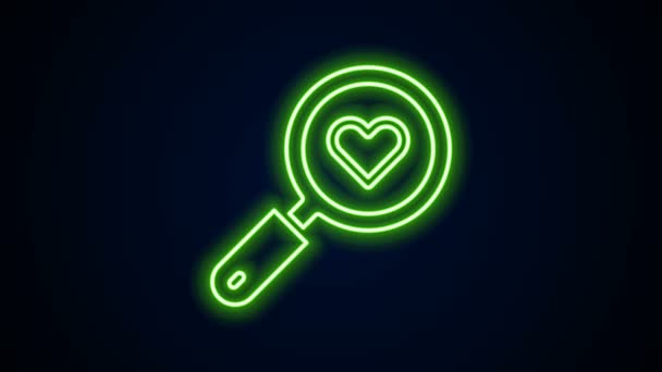 Świecąca neonowa linia Szukaj serca i ikony miłości na czarnym tle. Szkło powiększające z sercem w środku. 4K Animacja graficzna ruchu wideo — Wideo stockowe