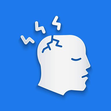 Kağıt kesiği adam baş ağrısı çekiyor, migren ikonu mavi arka planda izole edilmiş. Kağıt sanatı tarzı. Vektör.