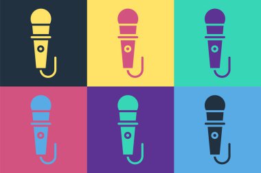 Pop Art Mikrofon simgesi renk arkaplanında izole edildi. Radyodaki mikrofondan. Sözcü işareti. Vektör İllüstrasyonu.
