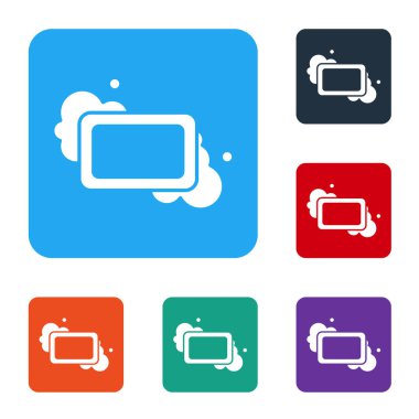 Beyaz arkaplanda beyaz sabun simgesi izole edilmiş. Köpüklü sabun çubuğu. Renkli kare düğmelerle simgeleri ayarla. Vektör.