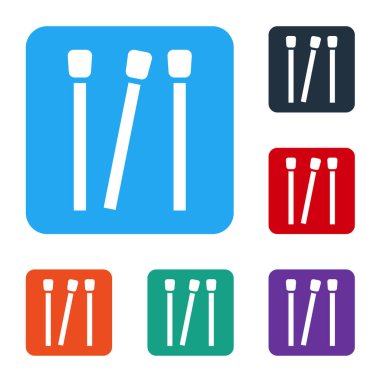 Beyaz arkaplanda beyaz kibrit simgesi izole edildi. Renkli kare düğmelerle simgeleri ayarla. Vektör.