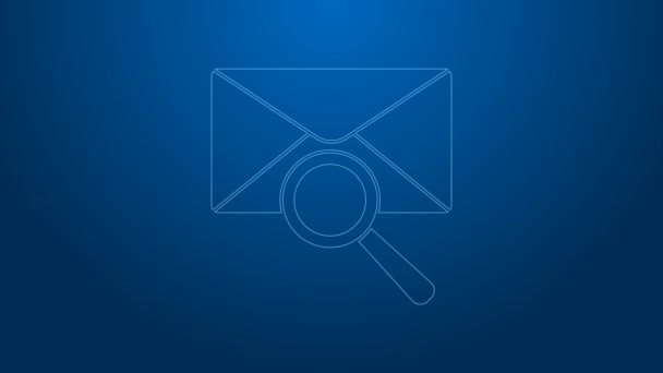 Witte lijn Envelop mail met vergrootglas pictogram geïsoleerd op blauwe achtergrond. 4K Video motion grafische animatie — Stockvideo