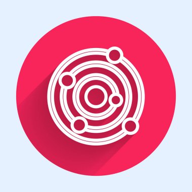 Beyaz çizgi güneş sistemi simgesi uzun gölgeli izole edilmiş. Gezegenler yıldızın etrafında dönerler. Kırmızı daire düğmesi. Vektör.