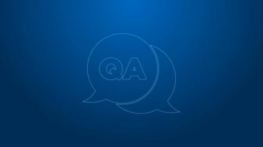 Soru ve Yanıt simgesinin mavi arkaplanda izole edildiği beyaz çizgi konuşma kabarcıkları. Q ve A sembolü. SSS işareti. Konuşma balonu ve çizelgesi. 4K Video hareketli grafik canlandırması