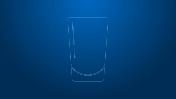 Línea blanca Cristal con icono de agua aislado sobre fondo azul. Vidrio de soda. Animación gráfica de vídeo 4K — Vídeo de stock
