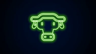 Parlayan neon hattı, siyah arka planda izole edilmiş Afrika bufalo başı ikonu. Maskot, Afrika savanası hayvanı. Yaban öküzü, karabaho ya da boynuzlu bizon boğası. 4K Video hareketli grafik canlandırması
