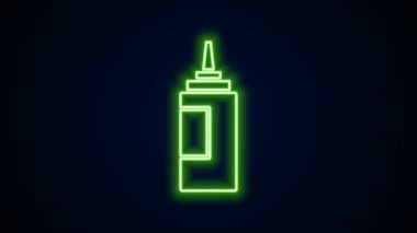 Parlayan neon hattı sos şişesi simgesi siyah arka planda izole edilmiş. Ketçap, hardal ve fast food için soslu mayonez şişeleri. 4K Video hareketli grafik canlandırması