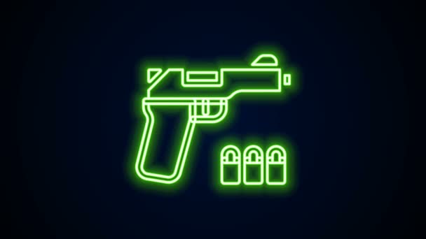 Świecąca neonowa linia Pistolet lub ikona pistoletu izolowana na czarnym tle. Policja lub wojskowy pistolet. Mała broń palna. 4K Animacja graficzna ruchu wideo — Wideo stockowe