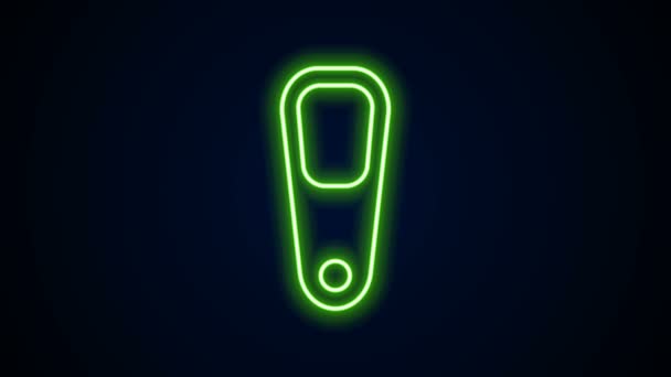 Gloeiende neon lijn Pumice voor voeten pictogram geïsoleerd op zwarte achtergrond. Voetreiniging. Schoonheidsverzorging van de huid. 4K Video motion grafische animatie — Stockvideo