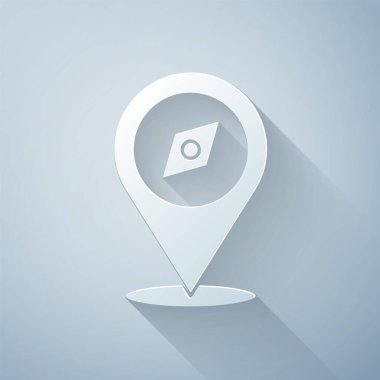 Kağıt kesiği Pusula simgesi gri arkaplanda izole edildi. Rüzgâr yön bulma sembolü. Rüzgar gül işareti. Kağıt sanatı tarzı. Vektör.