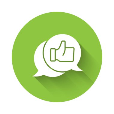 Beyaz Tüketici veya müşteri ürün değerlendirme simgesi uzun gölgeli izole edilmiş. Yeşil daire düğmesi. Vektör.