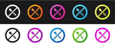 Siyah beyaz arkaplanda ateş kibrit kutusu yok. Ateş yakmak yok. Yanan kibrit daire şeklinde çapraz. Vektör.