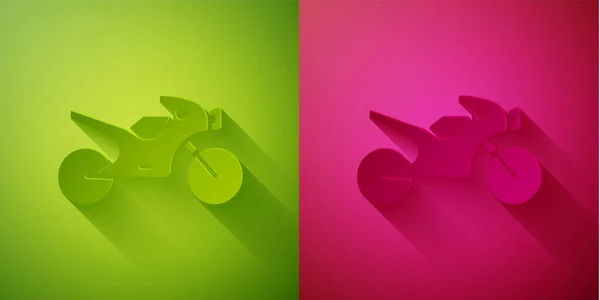 紙カット緑とピンクの背景に隔離されたオートバイのアイコン 紙のアートスタイル ベクターイラスト — ストックベクタ