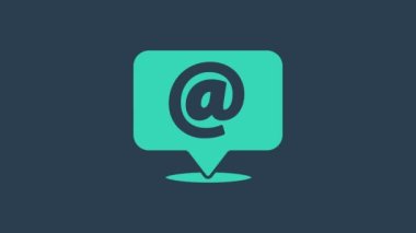 Mavi arkaplanda izole edilmiş konuşma balonu simgesi üzerindeki turkuaz posta ve e-posta. Zarf sembolü e-postası. E- posta kodu. 4K Video hareketli grafik canlandırması