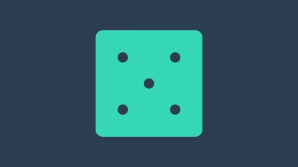 Turquoise Game dobbelstenen pictogram geïsoleerd op blauwe achtergrond. Casino gokken. 4K Video motion grafische animatie — Stockvideo