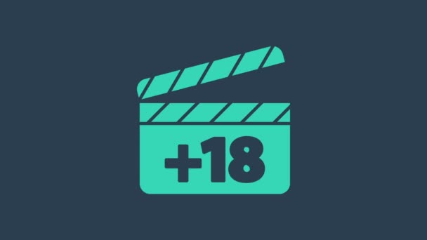 Película turquesa clapper con 18 plus icono de contenido aislado sobre fondo azul. Símbolo de restricción. Canal adulto. Animación gráfica de vídeo 4K — Vídeo de stock
