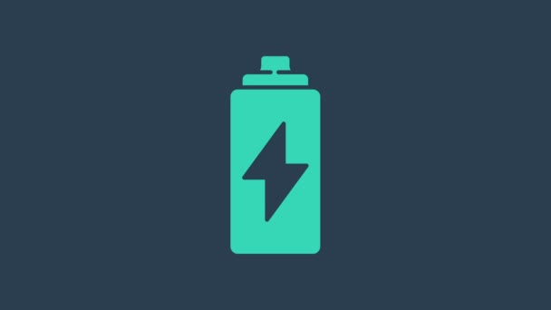Tyrkysová ikona baterie izolovaná na modrém pozadí. Symbol blesku. Grafická animace pohybu videa 4K — Stock video