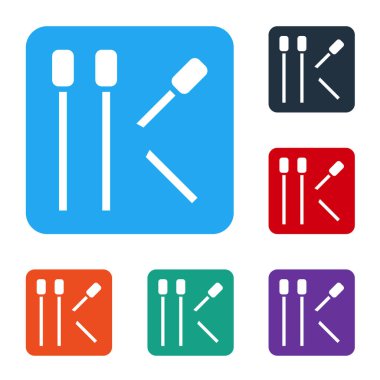 Beyaz arkaplanda beyaz kibrit simgesi izole edildi. Renkli kare düğmelerle simgeleri ayarla. Vektör.