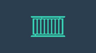 Mavi arkaplanda turkuaz konteyner simgesi izole edildi. Crane içinde kargo olan bir konteynırı kaldırıyor. 4K Video hareketli grafik canlandırması