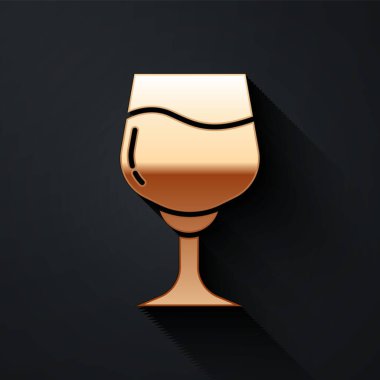 Siyah arkaplanda izole edilmiş altın şarap kadehi ikonu. Şarap kadehi işareti. Uzun gölge tarzı. Vektör.