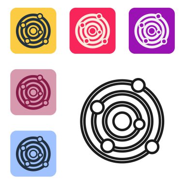 Siyah çizgi güneş sistemi simgesi beyaz arkaplanda izole edildi. Gezegenler yıldızın etrafında dönerler. Renkli kare düğmelerle simgeleri ayarla. Vektör.