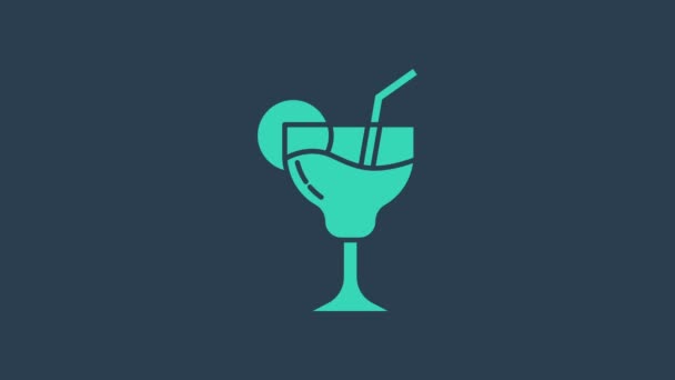 Icono de cóctel y bebida alcohólica de color turquesa aislado sobre fondo azul. Animación gráfica de vídeo 4K — Vídeos de Stock