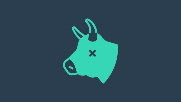 Значок бирюзовой головы коровы выделен на синем фоне. Видеографическая анимация 4K — стоковое видео
