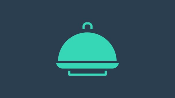 绿松石覆盖着一个托盘食物图标隔离蓝色背景。托盘和盖子标志。有盖子的餐厅面团。4K视频运动图形动画 — 图库视频影像