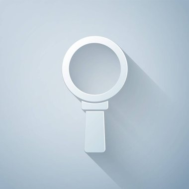 Kağıt kesiği büyüteç simgesi gri arkaplanda izole edilmiş. Arama, odaklanma, yakınlaştırma, iş sembolü. Kağıt sanatı tarzı. Vektör.