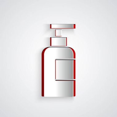 Kağıt kesiği şampuan şişesi gri arka planda izole edilmiş. Kağıt sanatı tarzı. Vektör.