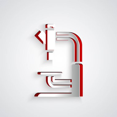 Kağıt kesiği mikroskop simgesi gri arkaplanda izole edildi. Kimya, ilaç aleti, mikrobiyoloji büyütme aracı. Kağıt sanatı tarzı. Vektör.