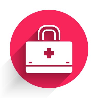 Uzun gölgeli beyaz ilk yardım çantası simgesi. Haçlı sağlık kutusu. Acil durumlar için tıbbi ekipman. Sağlık sigortası konsepti. Kırmızı daire düğmesi. Vektör.