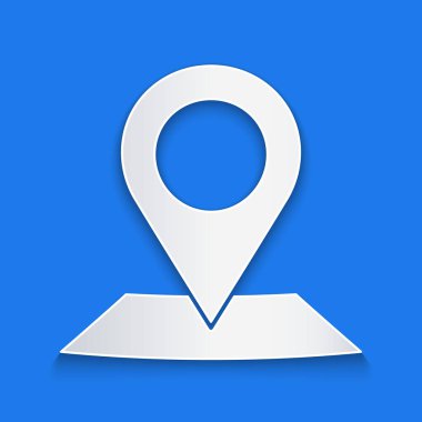 Kağıt kesiği Harita iğne simgesi mavi arkaplanda izole edildi. Navigasyon, işaret, konum, harita, GPS, yön, yer, pusula, arama konsepti. Kağıt sanatı tarzı. Vektör.