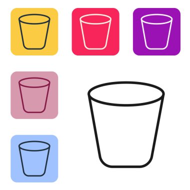 Siyah çizgi Çöp kutusu simgesi beyaz arkaplanda izole edildi. Çöp kutusu tabelası. Sepet simgesini geri dönüştür. Ofis çöpü ikonu. Renkli kare düğmelerle simgeleri ayarla. Vektör İllüstrasyonu.