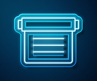 Parlayan neon hattı üzerinde simya tarifleri, mistik büyüler ve mavi arka planda izole edilmiş büyü simgeleri olan Eskiler 'in sihirli kitabı. Vektör.