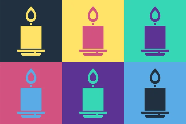 Pop Art Brennendes Kerzensymbol Isoliert Auf Farbigem Hintergrund Zylindrischer Aromatischer — Stockvektor