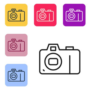 Siyah çizgi fotoğraf makinesi simgesi beyaz arkaplanda izole edildi. Fotoğraf makinesi simgesi. Renkli kare düğmelerle simgeleri ayarla. Vektör.