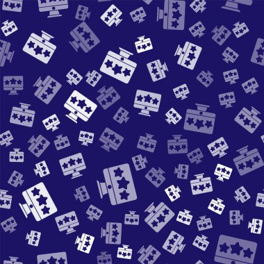 Beyaz 5 yıldızlı müşteri değerlendirme ikonu mavi arka planda izole edilmiş kusursuz desen. Favori, en iyi derecelendirme, ödül sembolü. Vektör.