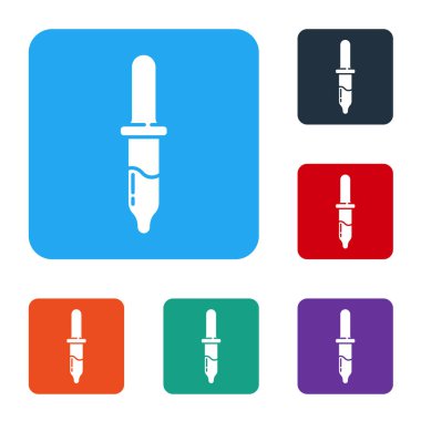 Beyaz Pipette simgesi beyaz arkaplanda izole edildi. Tıbbi, kozmetik, kimya laboratuvarı ekipmanları. Renkli kare düğmelerle simgeleri ayarla. Vektör.