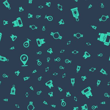 Smartwatch, Kamp feneri, Pusula ve Yürüyüş sırt çantasını pürüzsüz bir şekilde ayarla. Vektör.